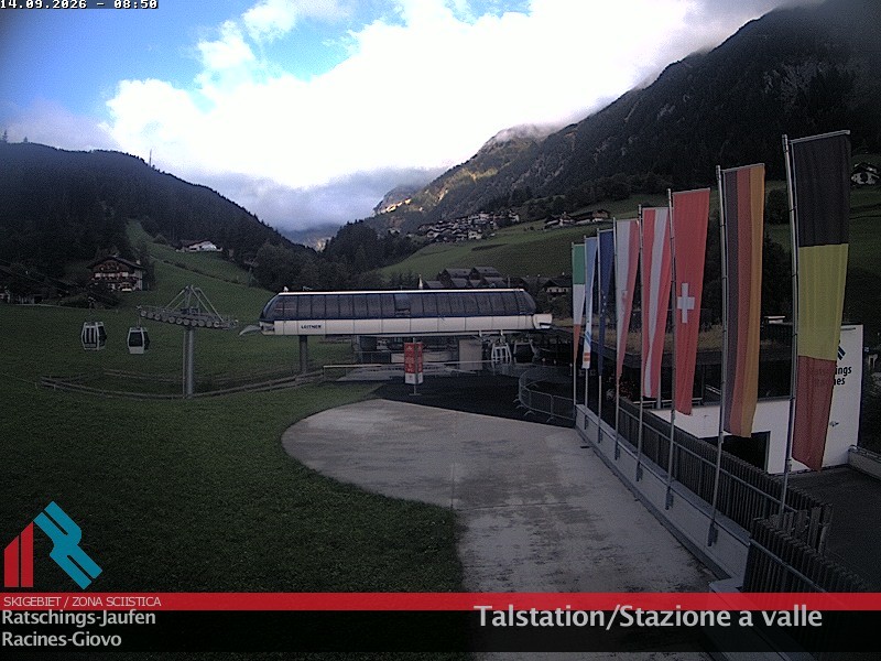 Archived image Webcam Ski resort Ratschings Jaufen: Base station