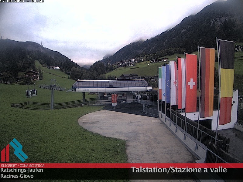 Archived image Webcam Ski resort Ratschings Jaufen: Base station