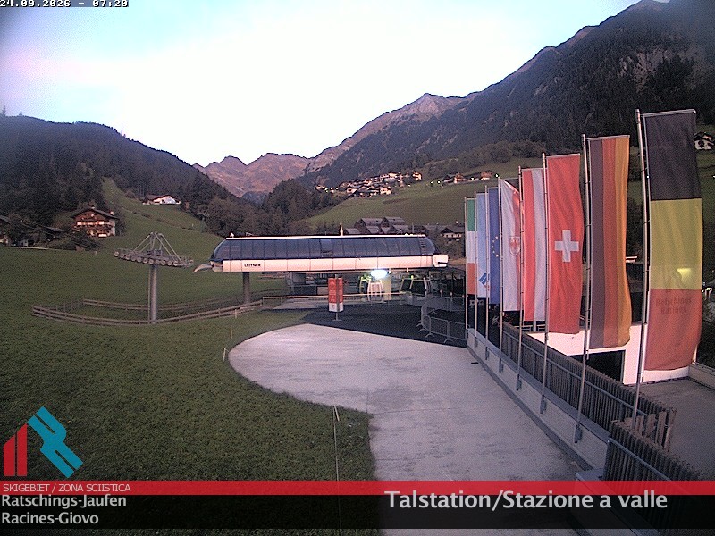 Archived image Webcam Ski resort Ratschings Jaufen: Base station
