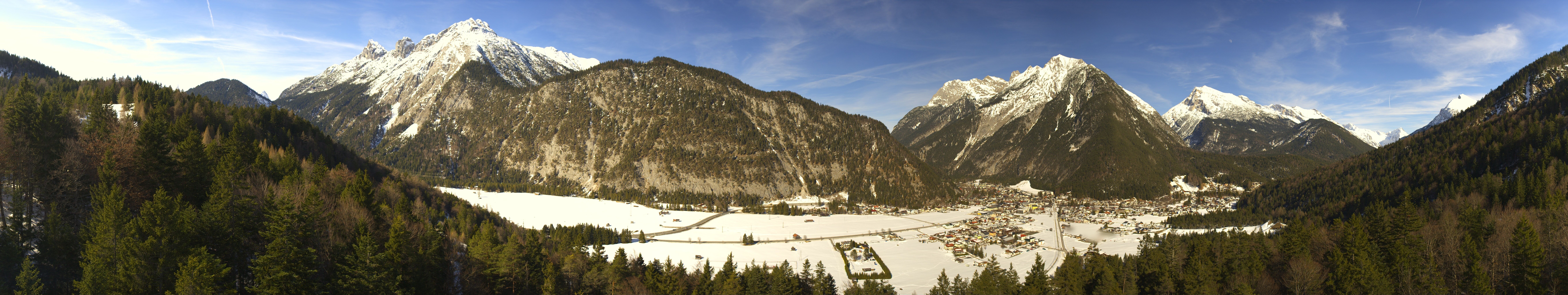 Archived image Webcam View over Scharnitz