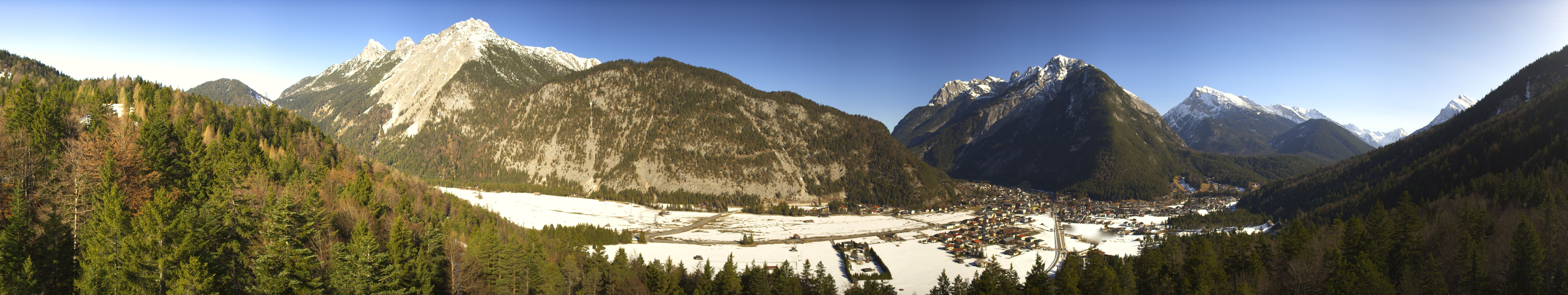 Archived image Webcam View over Scharnitz