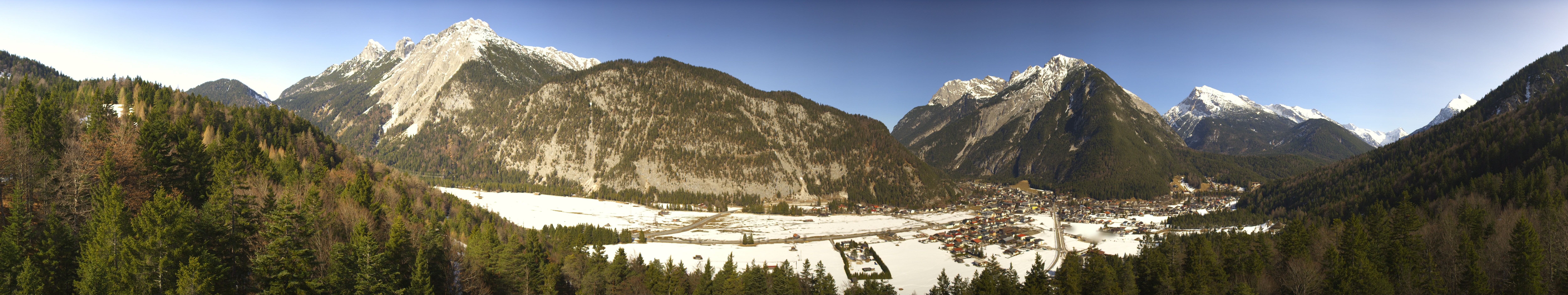 Archived image Webcam View over Scharnitz