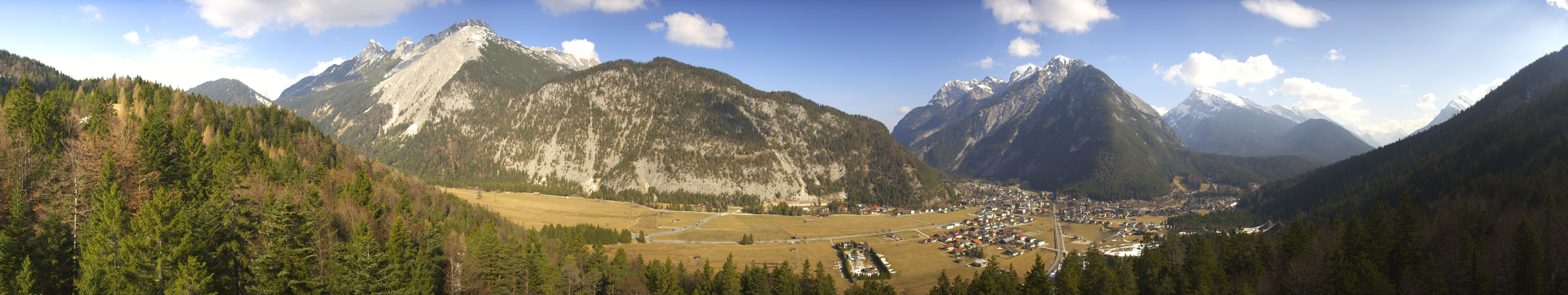 Archived image Webcam View over Scharnitz