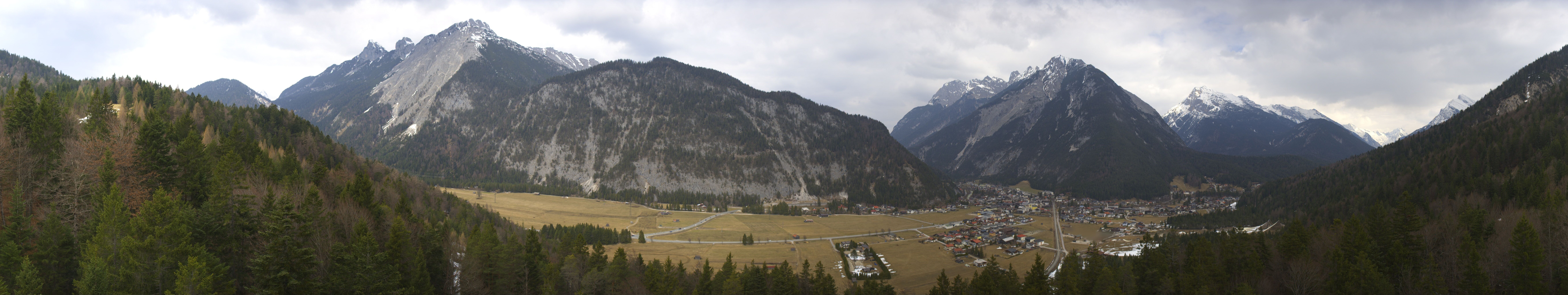 Archived image Webcam View over Scharnitz