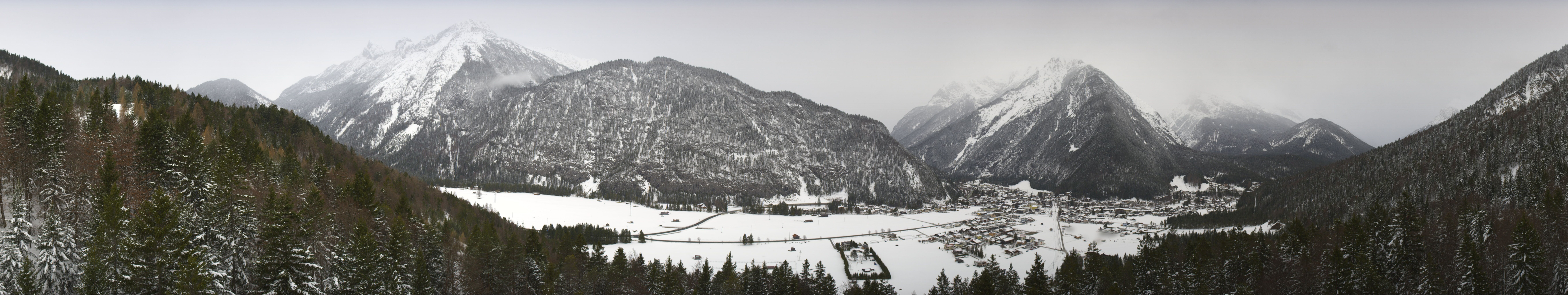 Archived image Webcam View over Scharnitz