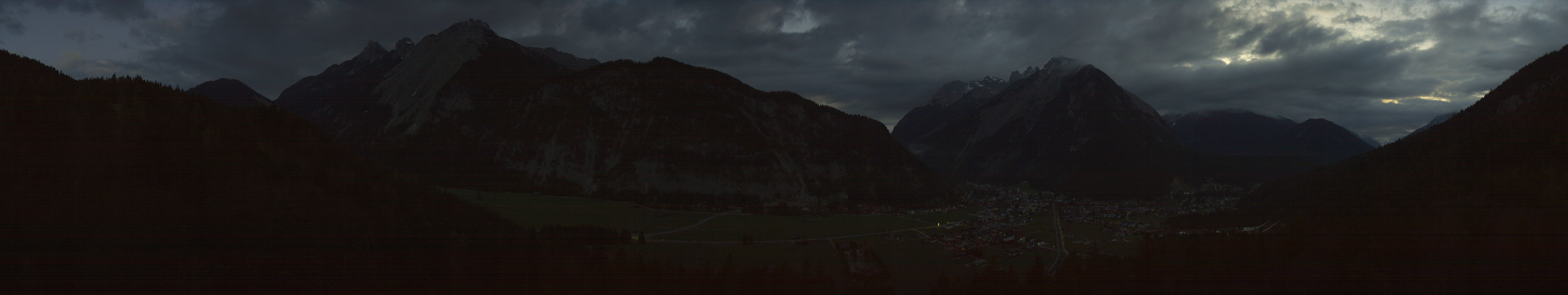 Archived image Webcam View over Scharnitz