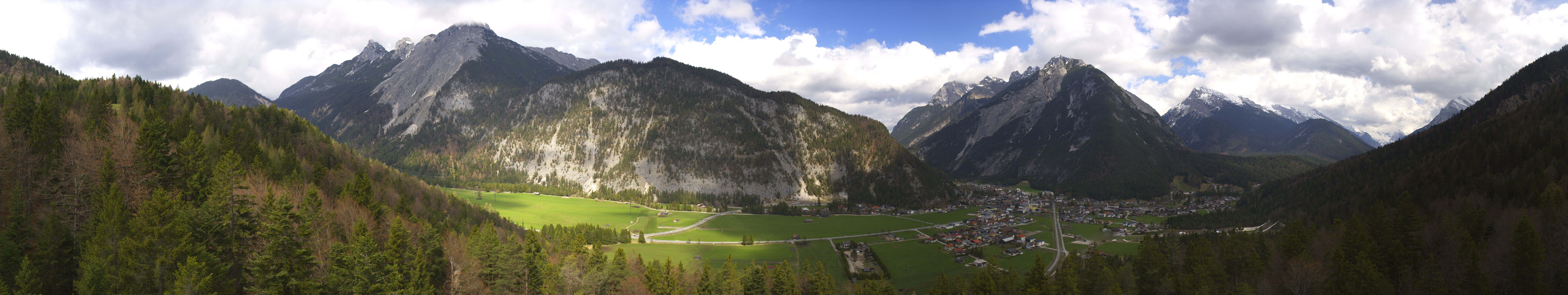 Archived image Webcam View over Scharnitz