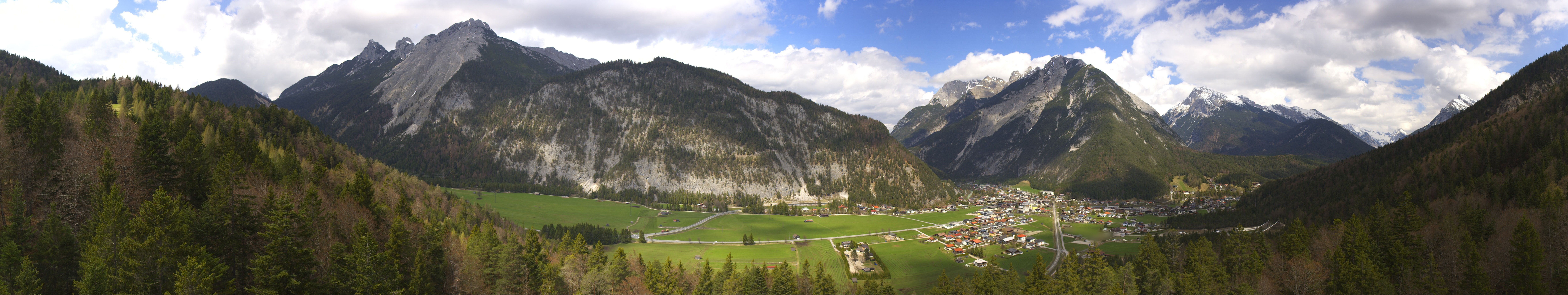 Archived image Webcam View over Scharnitz