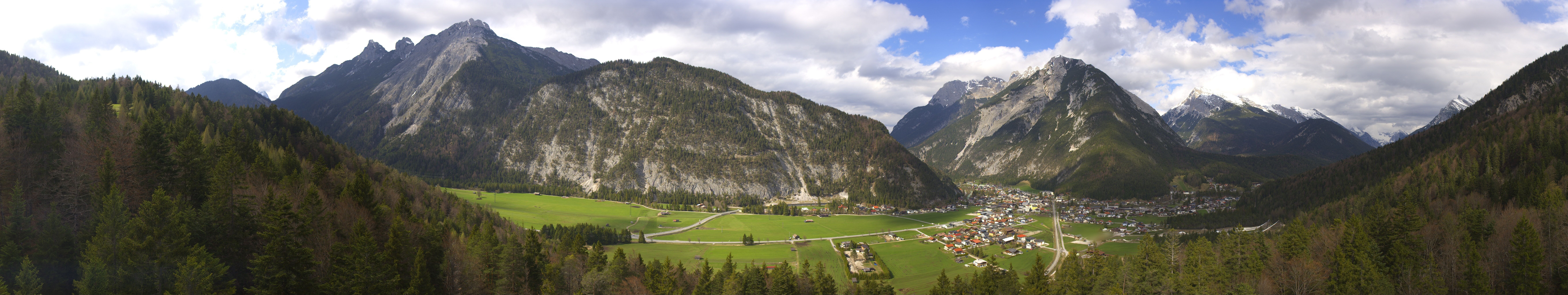 Archived image Webcam View over Scharnitz