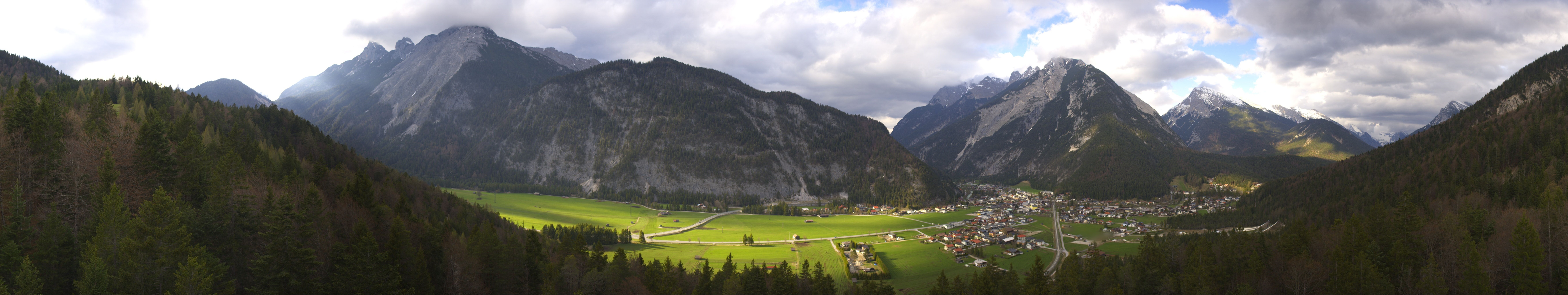 Archived image Webcam View over Scharnitz