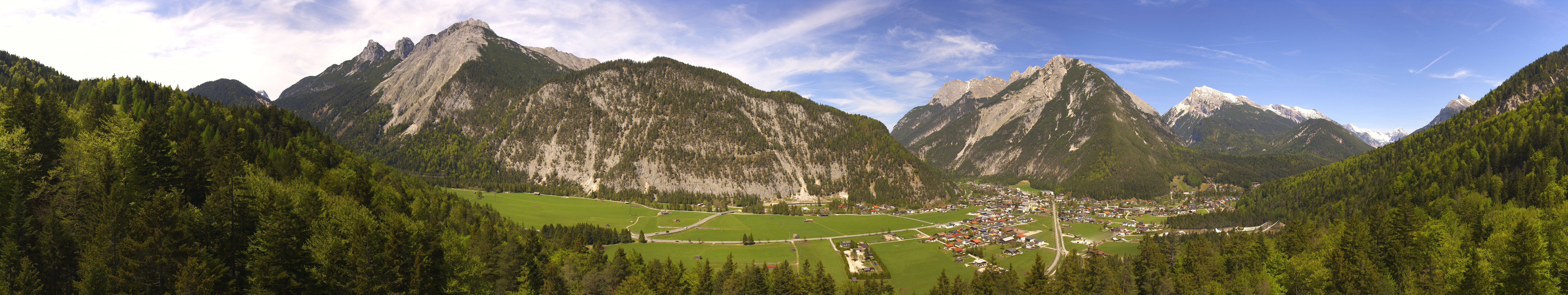 Archived image Webcam View over Scharnitz