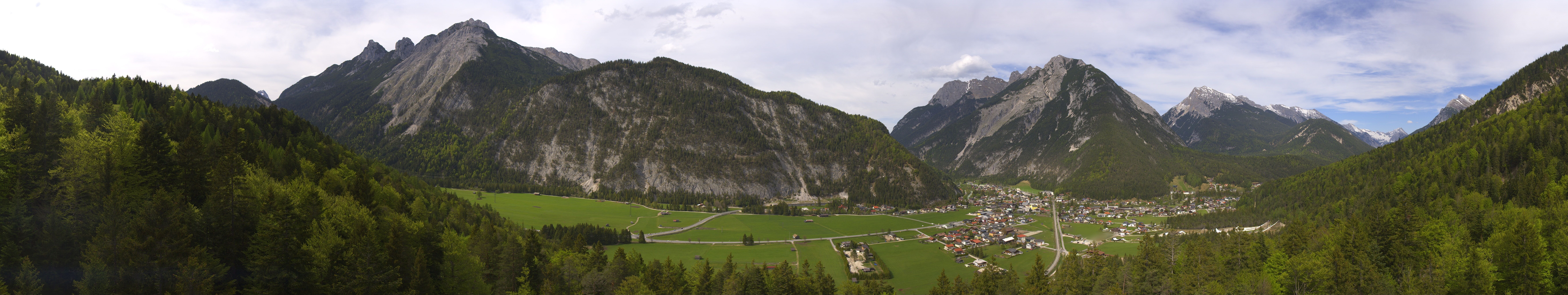 Archived image Webcam View over Scharnitz