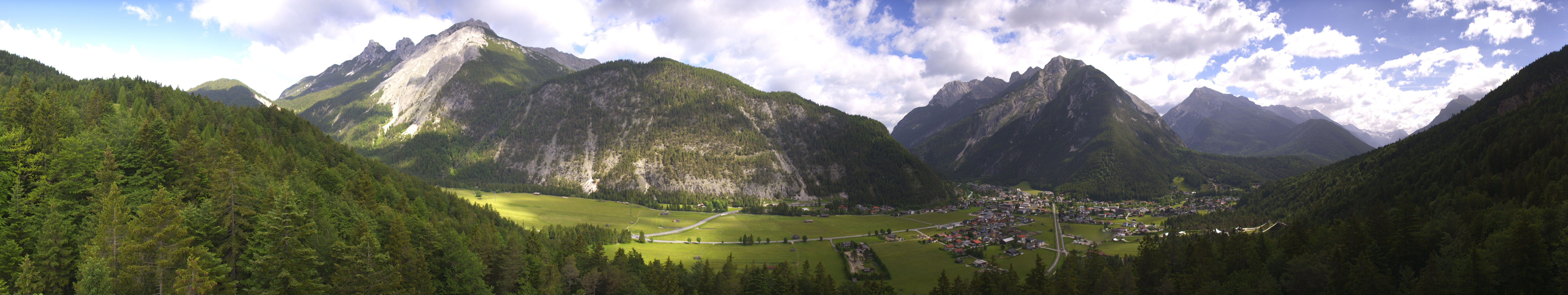 Archived image Webcam View over Scharnitz