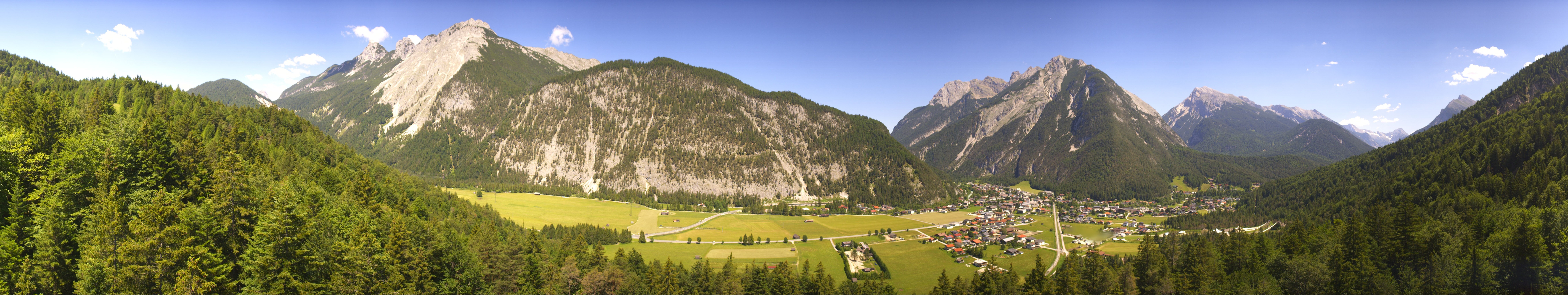 Archived image Webcam View over Scharnitz
