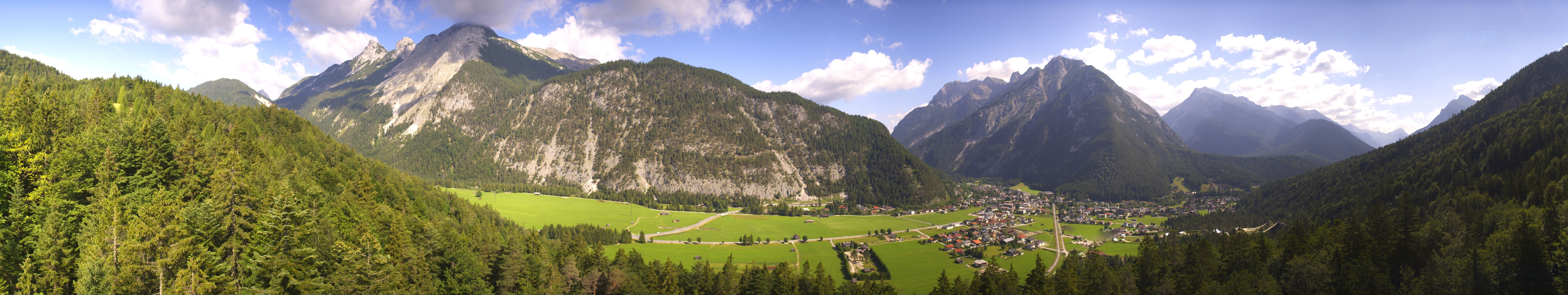 Archived image Webcam View over Scharnitz