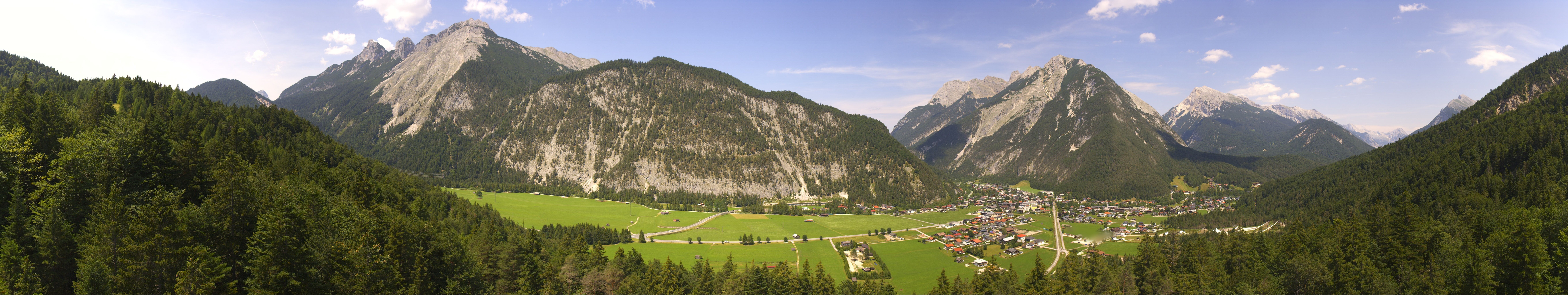 Archived image Webcam View over Scharnitz
