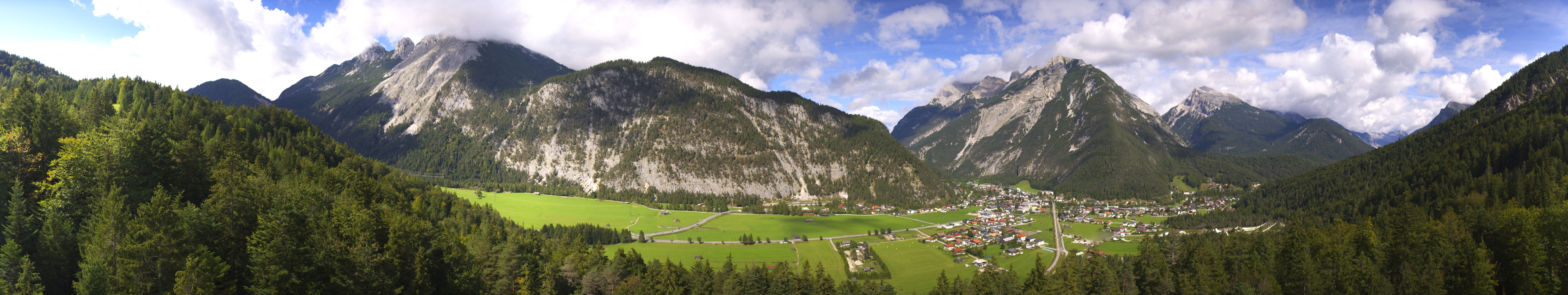 Archived image Webcam View over Scharnitz