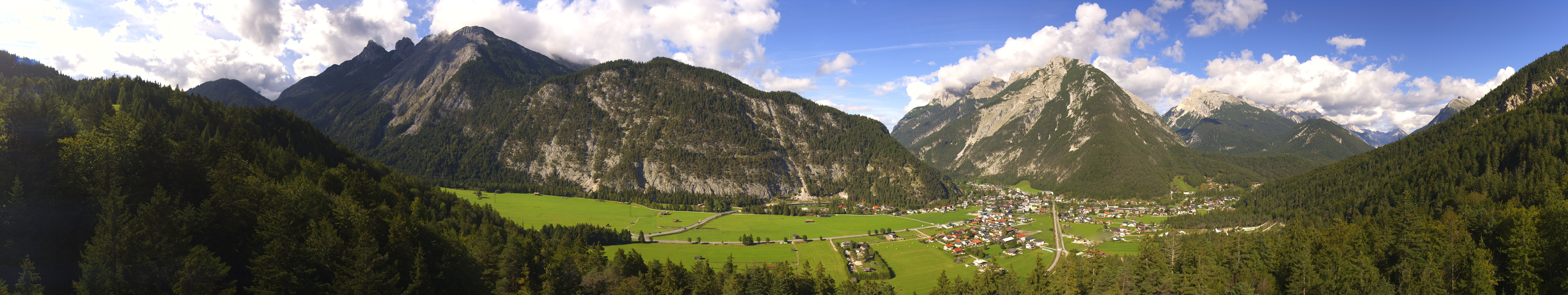Archived image Webcam View over Scharnitz