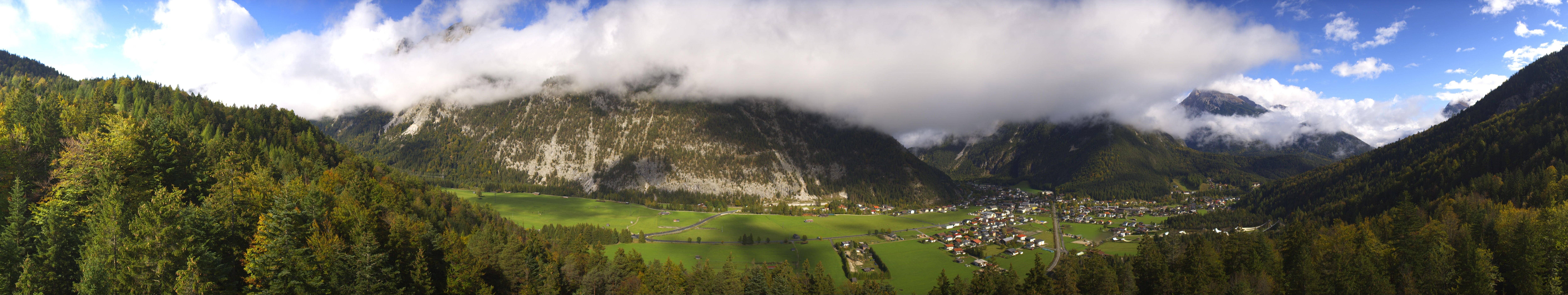 Archived image Webcam View over Scharnitz