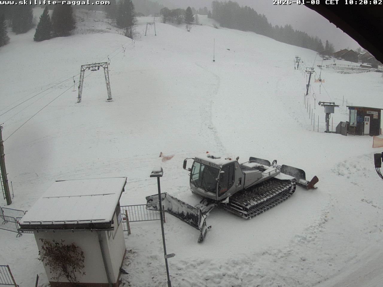 Archiv Foto Webcam Skilifte Raggal Blick auf die Piste