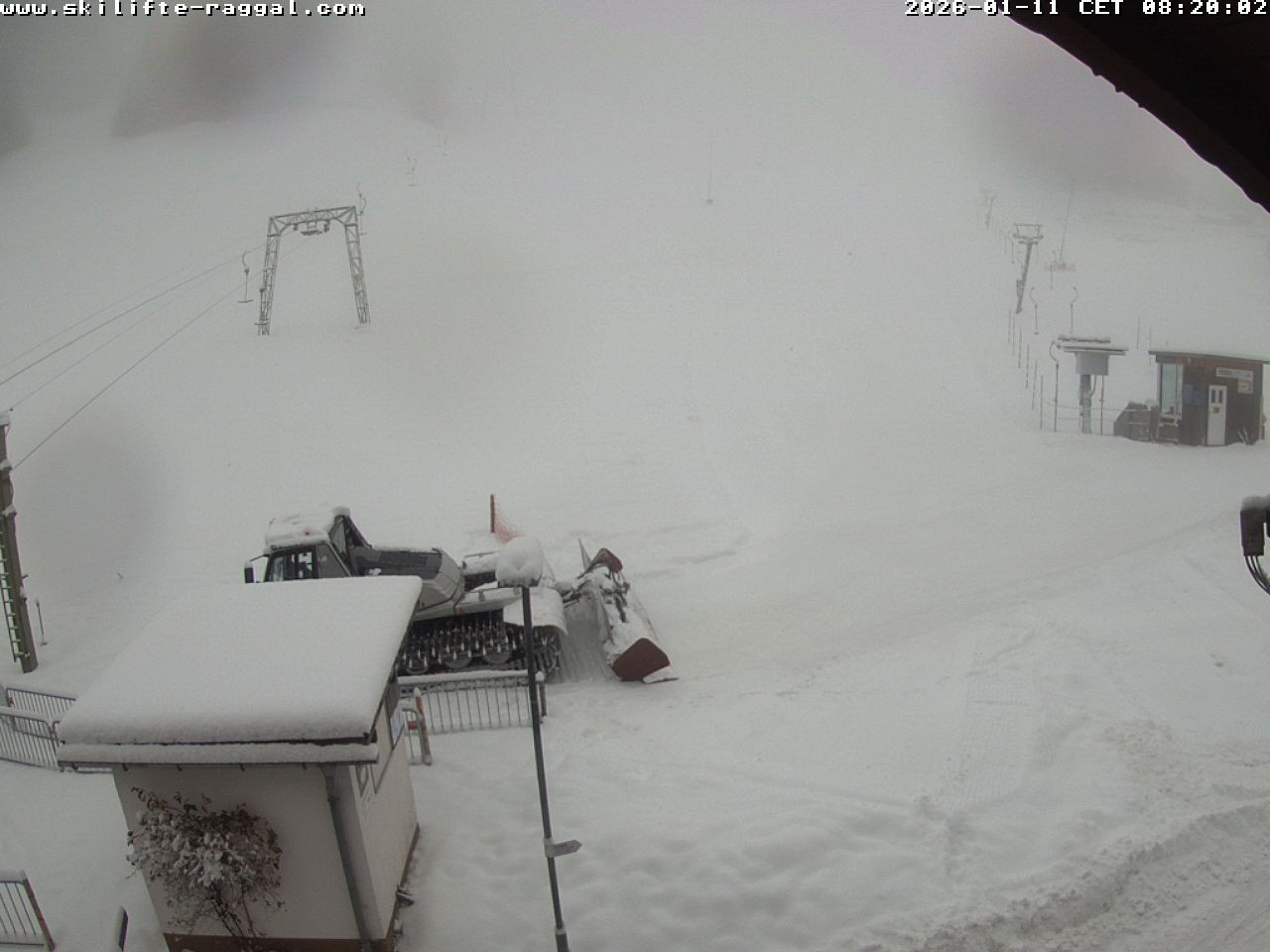 Archiv Foto Webcam Skilifte Raggal Blick auf die Piste