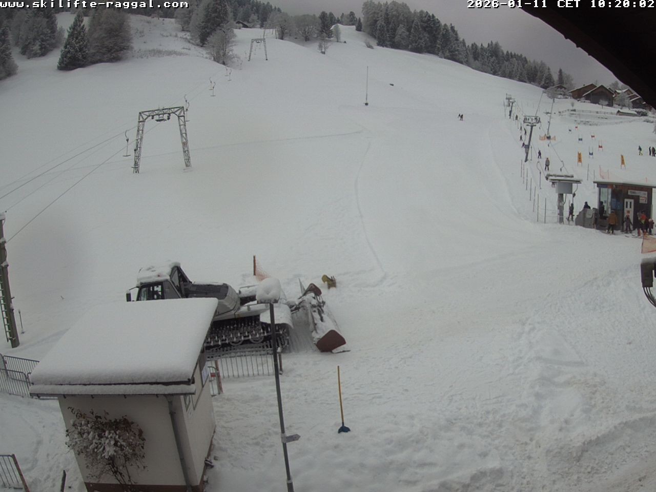 Archiv Foto Webcam Skilifte Raggal Blick auf die Piste