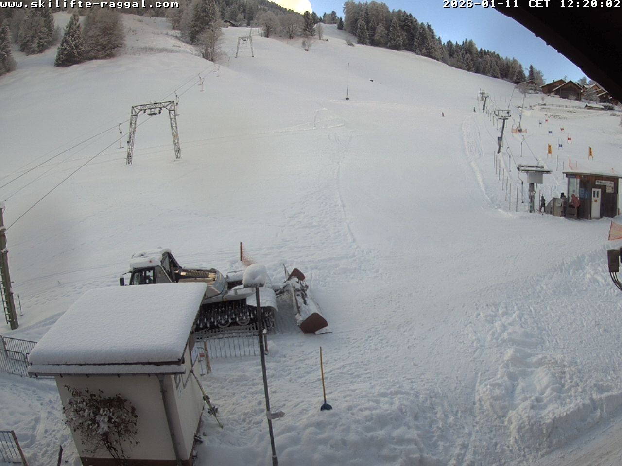Archiv Foto Webcam Skilifte Raggal Blick auf die Piste