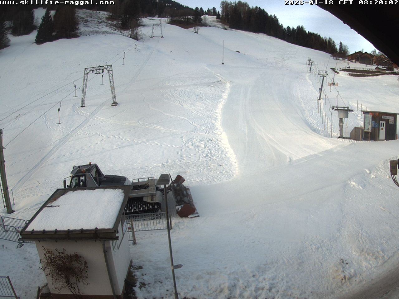 Archiv Foto Webcam Skilifte Raggal Blick auf die Piste