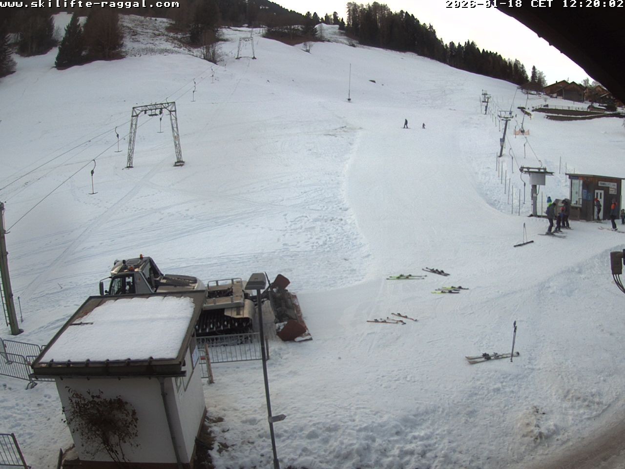 Archiv Foto Webcam Skilifte Raggal Blick auf die Piste