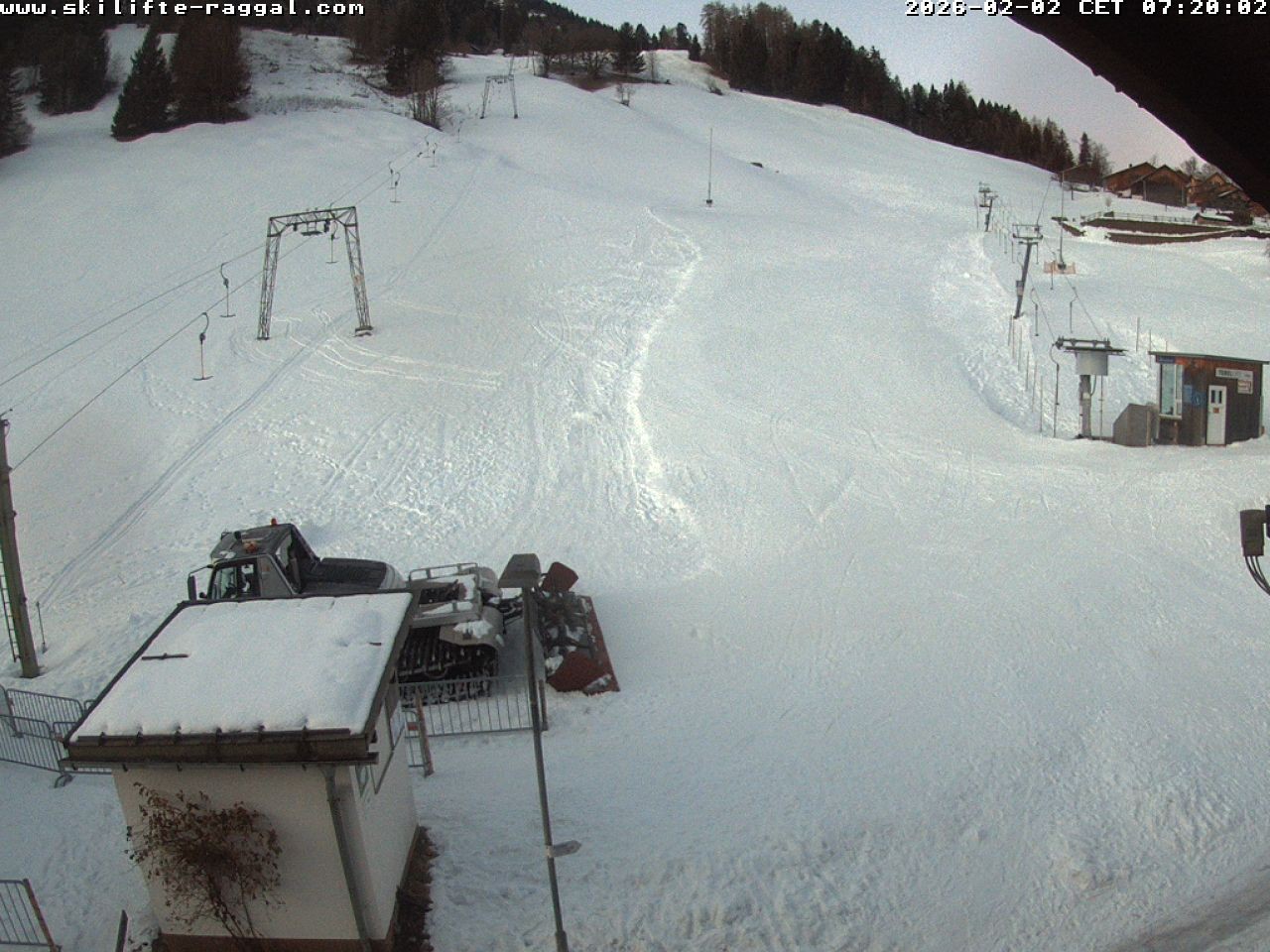 Archiv Foto Webcam Skilifte Raggal Blick auf die Piste