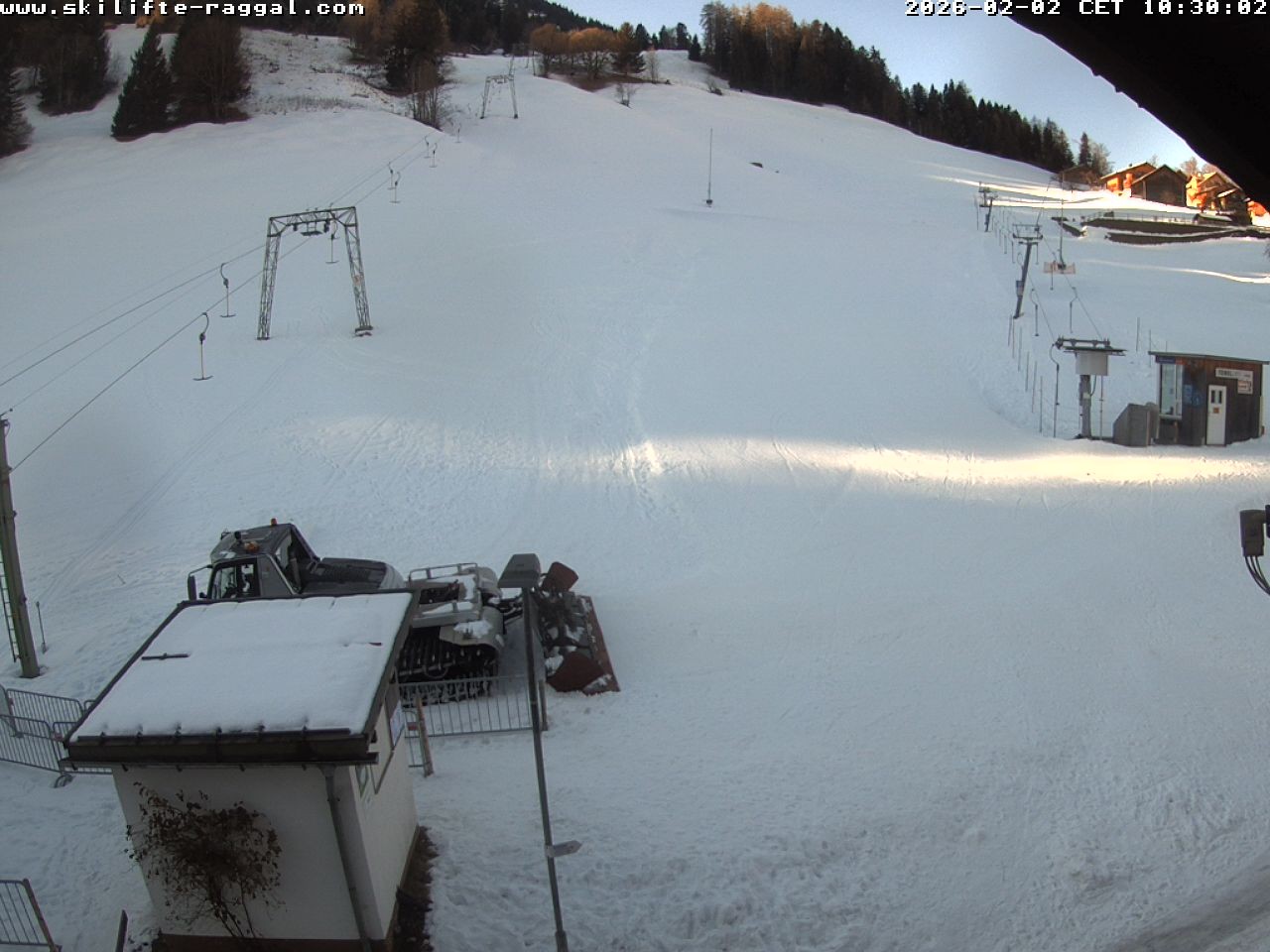Archiv Foto Webcam Skilifte Raggal Blick auf die Piste