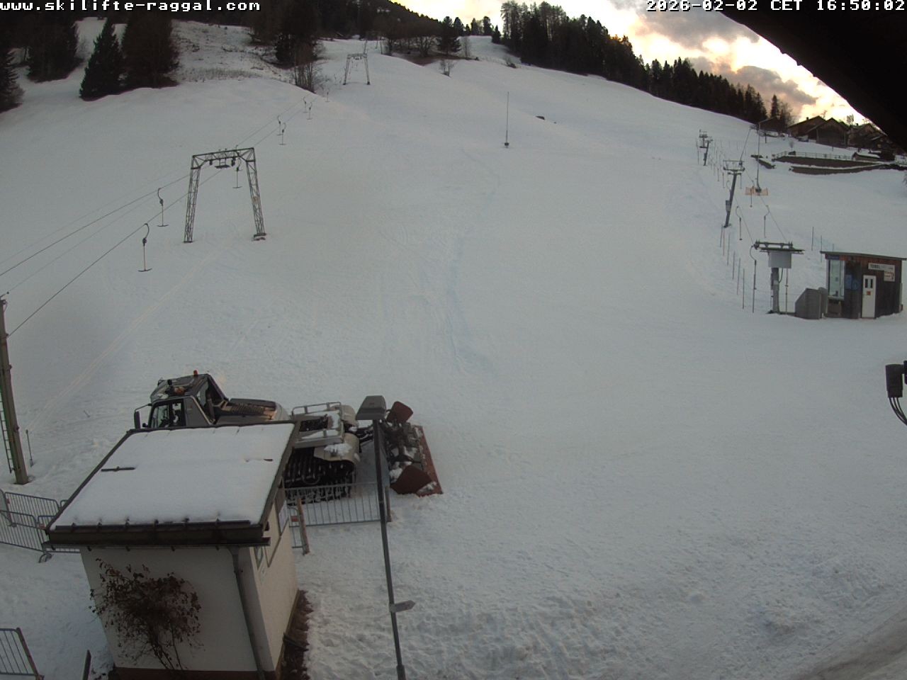 Archiv Foto Webcam Skilifte Raggal Blick auf die Piste