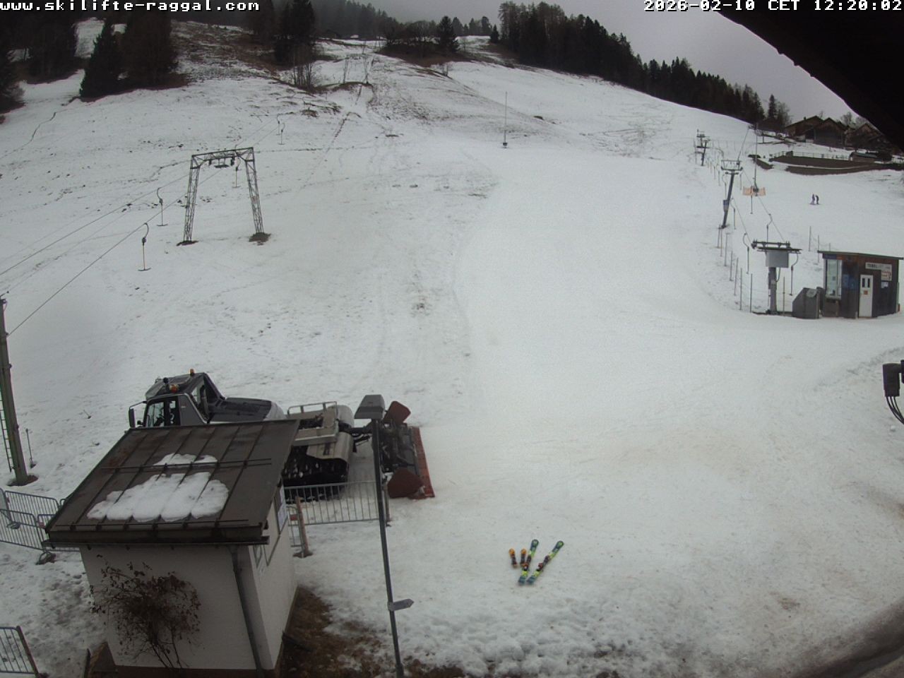 Archiv Foto Webcam Skilifte Raggal Blick auf die Piste