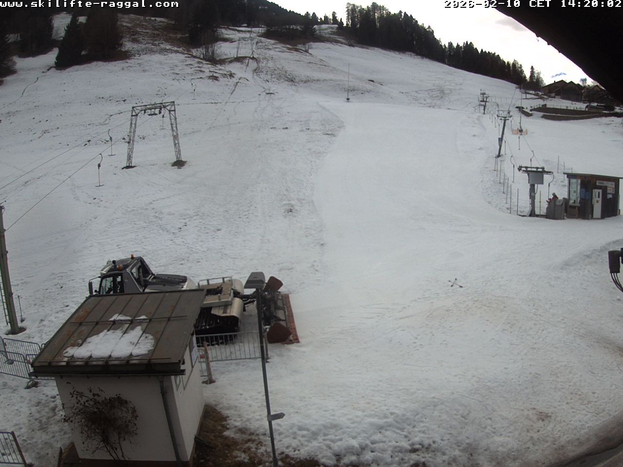 Archiv Foto Webcam Skilifte Raggal Blick auf die Piste