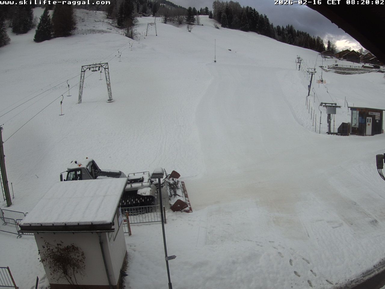 Archiv Foto Webcam Skilifte Raggal Blick auf die Piste