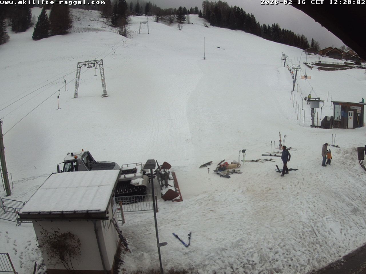 Archiv Foto Webcam Skilifte Raggal Blick auf die Piste