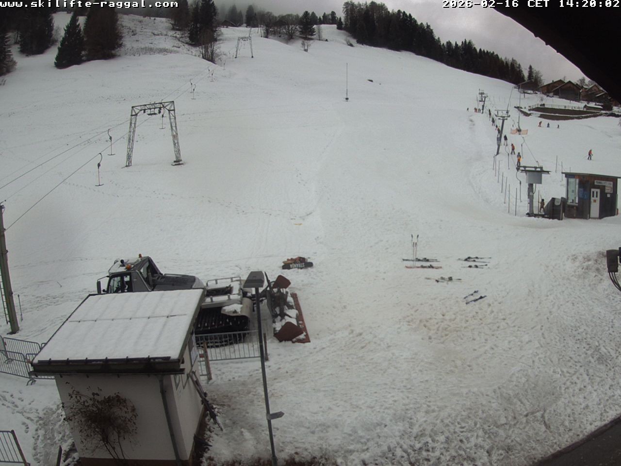 Archiv Foto Webcam Skilifte Raggal Blick auf die Piste