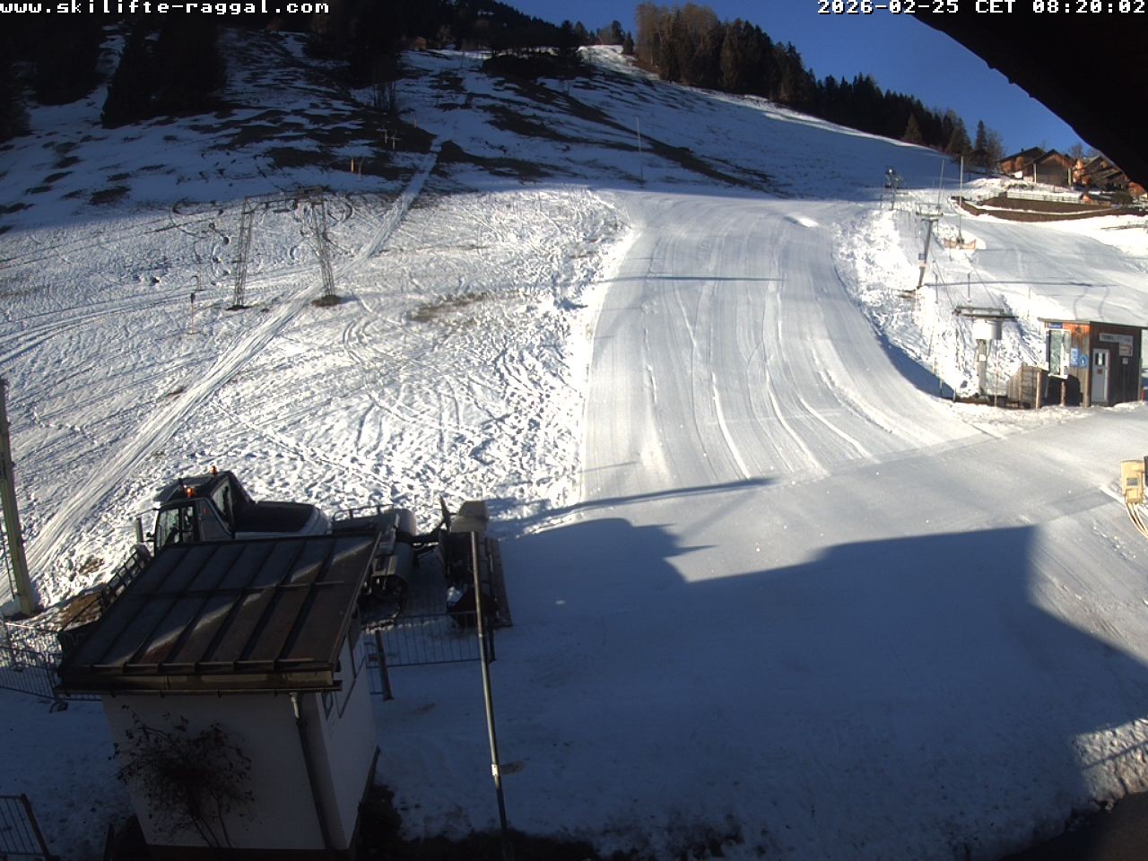 Archiv Foto Webcam Skilifte Raggal Blick auf die Piste