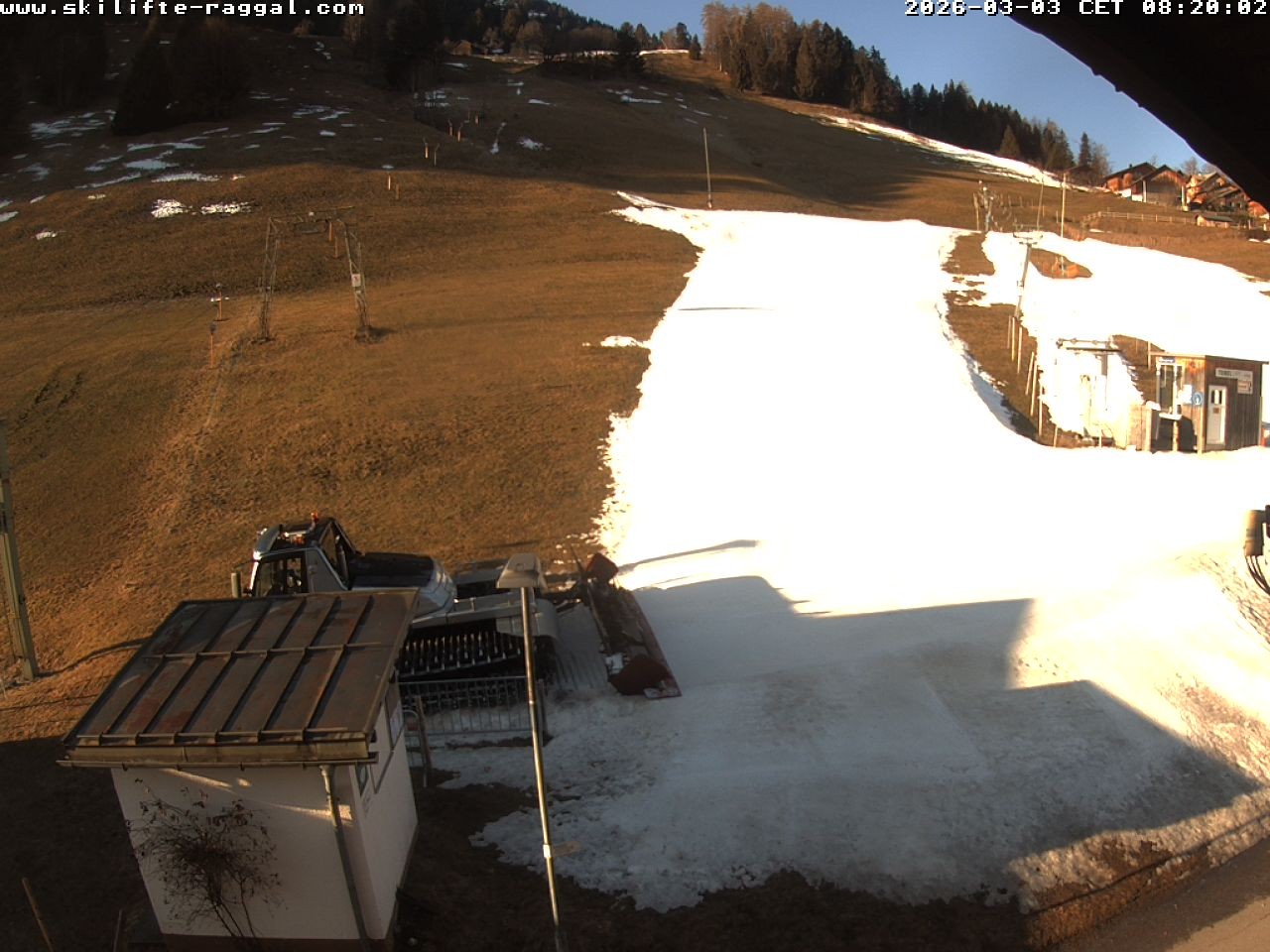 Archiv Foto Webcam Skilifte Raggal Blick auf die Piste