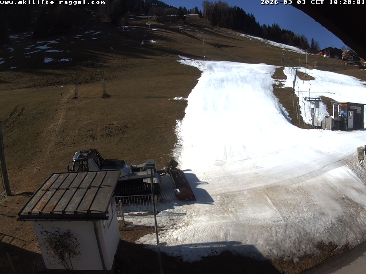 Archiv Foto Webcam Skilifte Raggal Blick auf die Piste