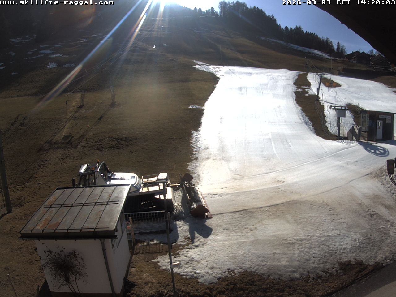 Archiv Foto Webcam Skilifte Raggal Blick auf die Piste