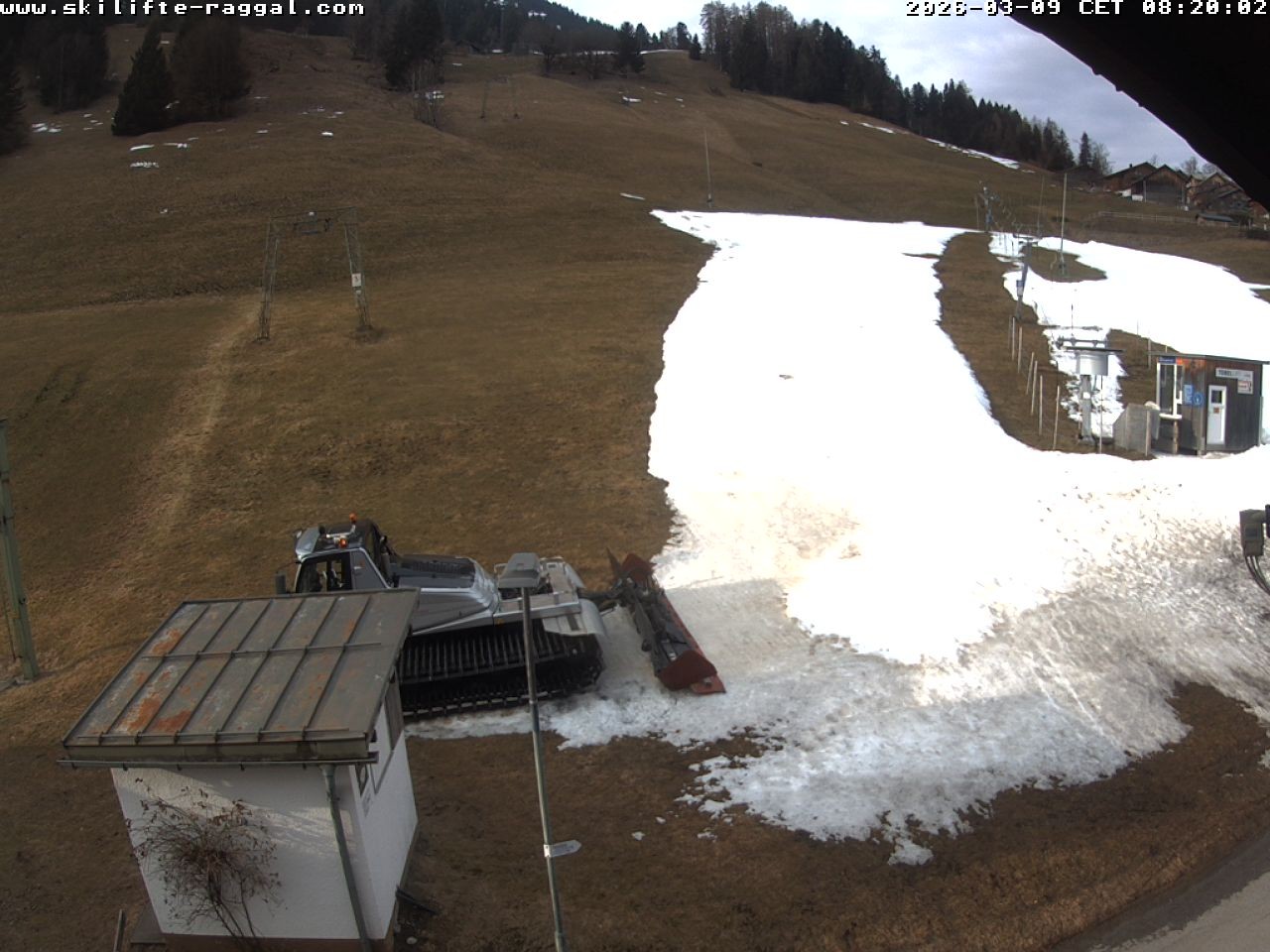 Archiv Foto Webcam Skilifte Raggal Blick auf die Piste