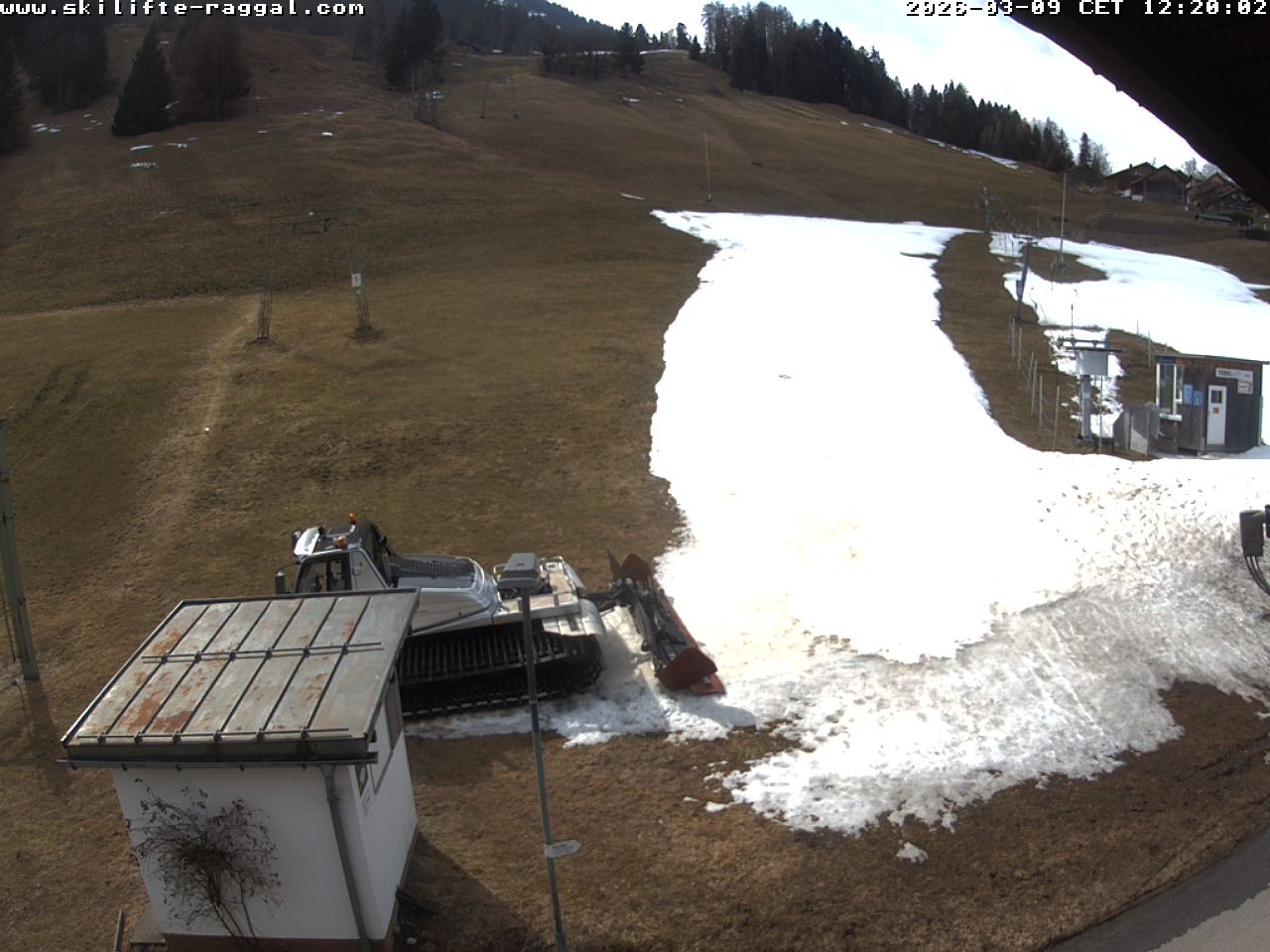 Archiv Foto Webcam Skilifte Raggal Blick auf die Piste