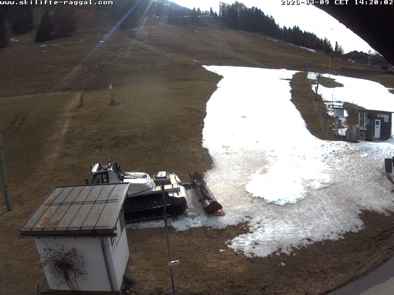 Archiv Foto Webcam Skilifte Raggal Blick auf die Piste