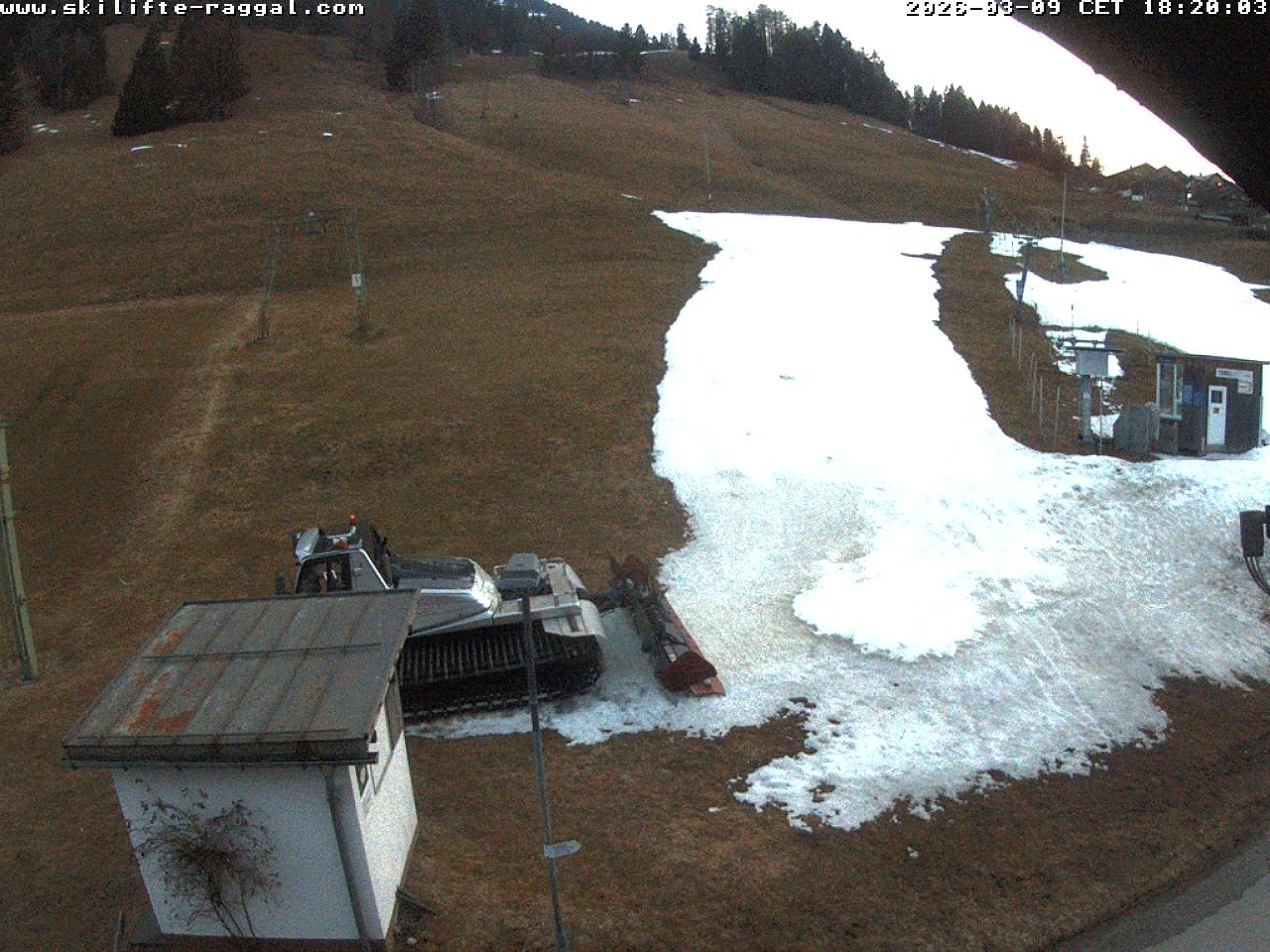 Archiv Foto Webcam Skilifte Raggal Blick auf die Piste