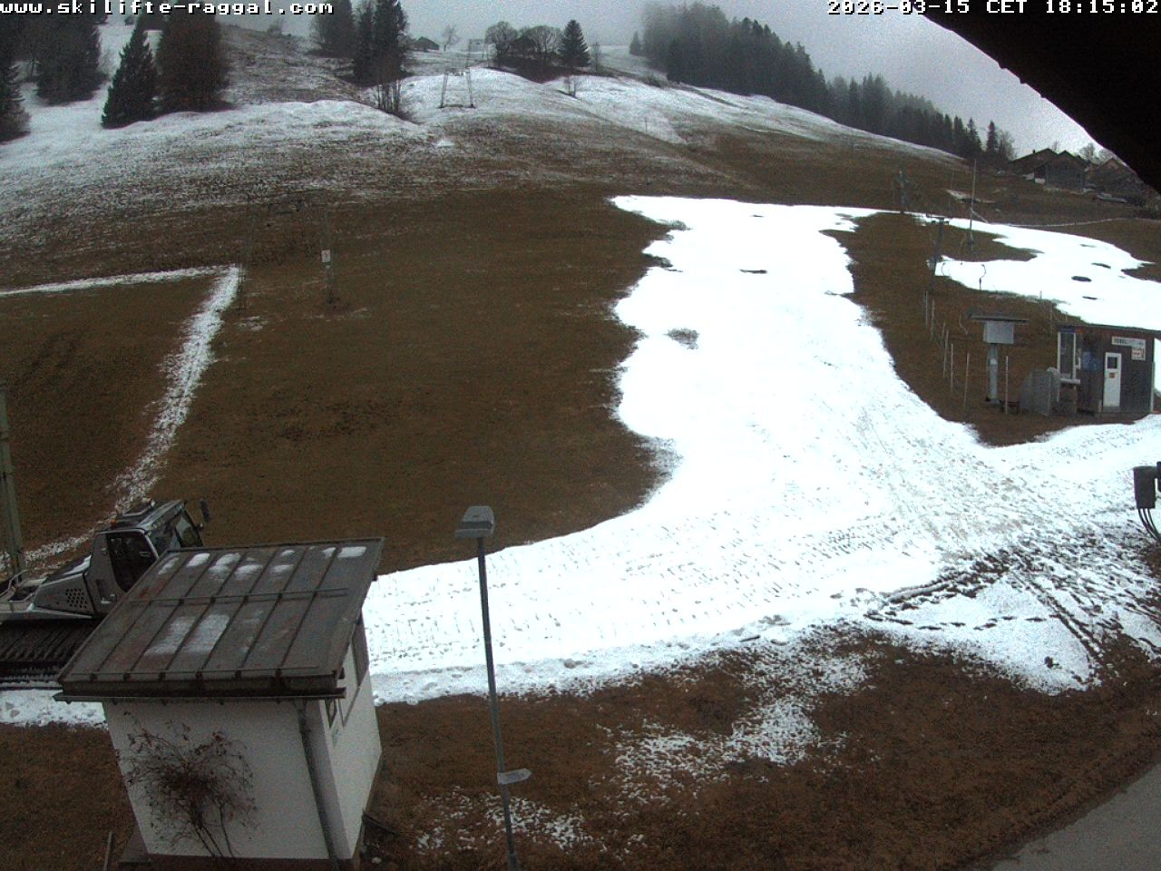 Archiv Foto Webcam Skilifte Raggal Blick auf die Piste