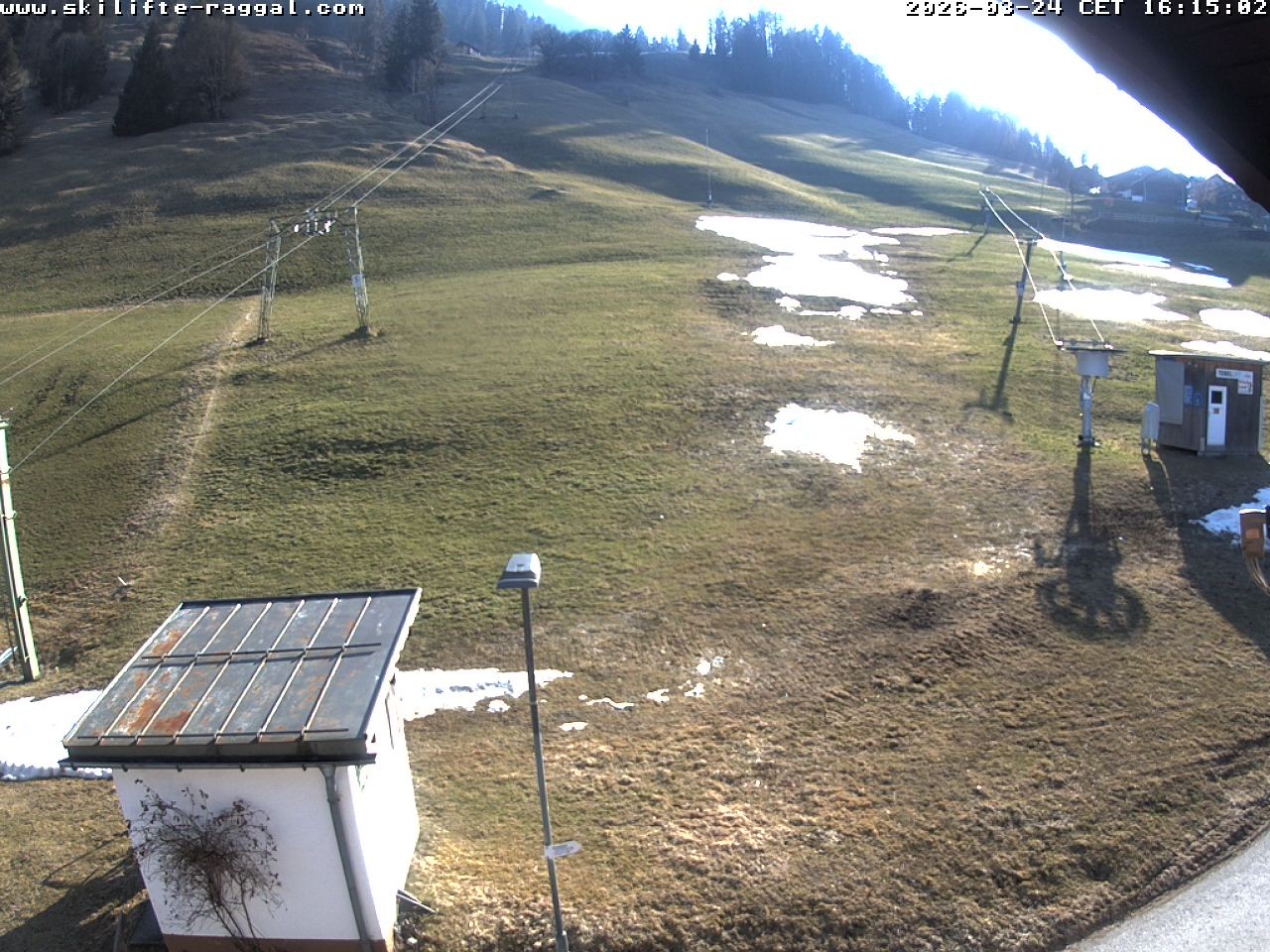 Archiv Foto Webcam Skilifte Raggal Blick auf die Piste