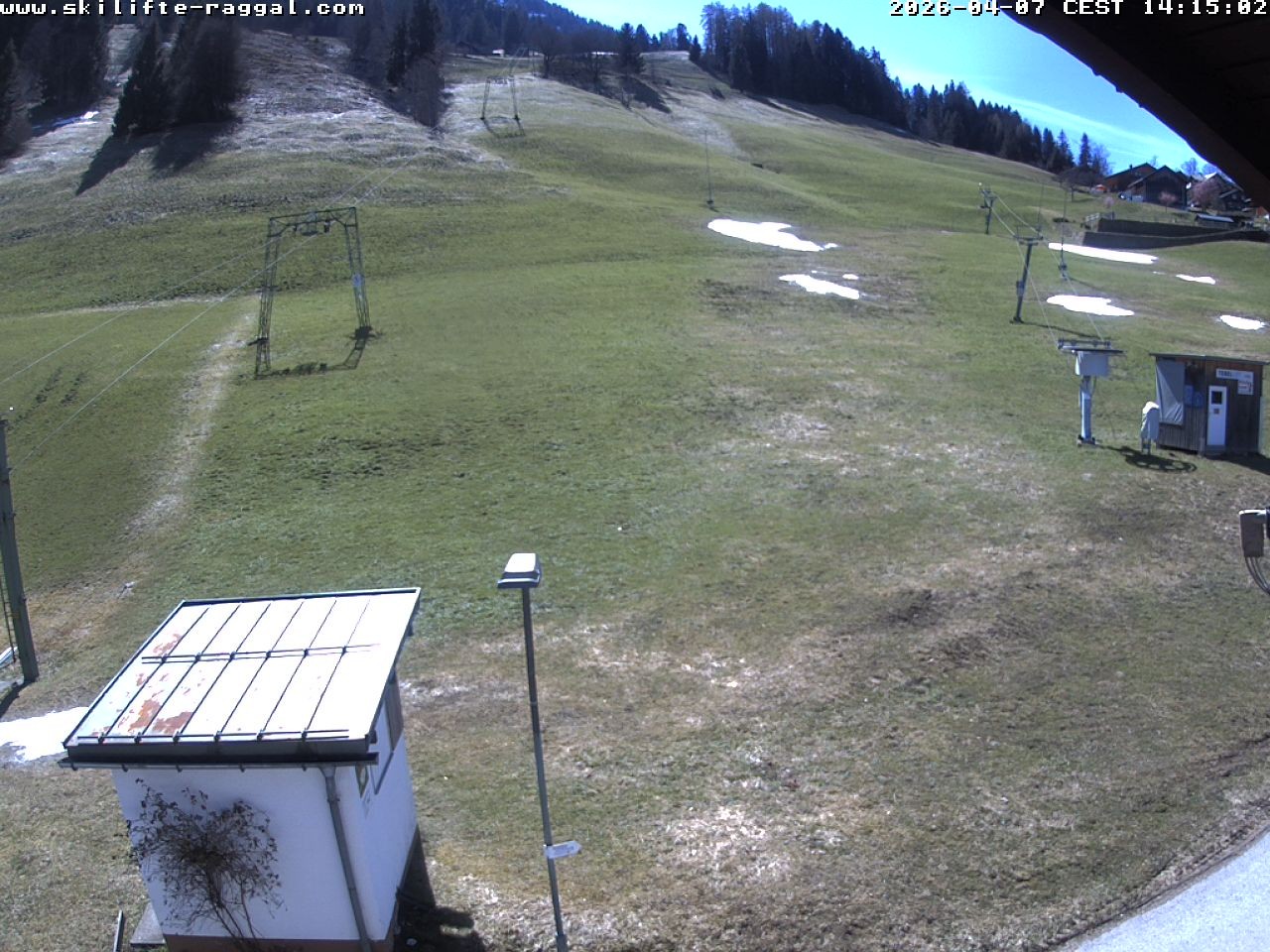 Archiv Foto Webcam Skilifte Raggal Blick auf die Piste