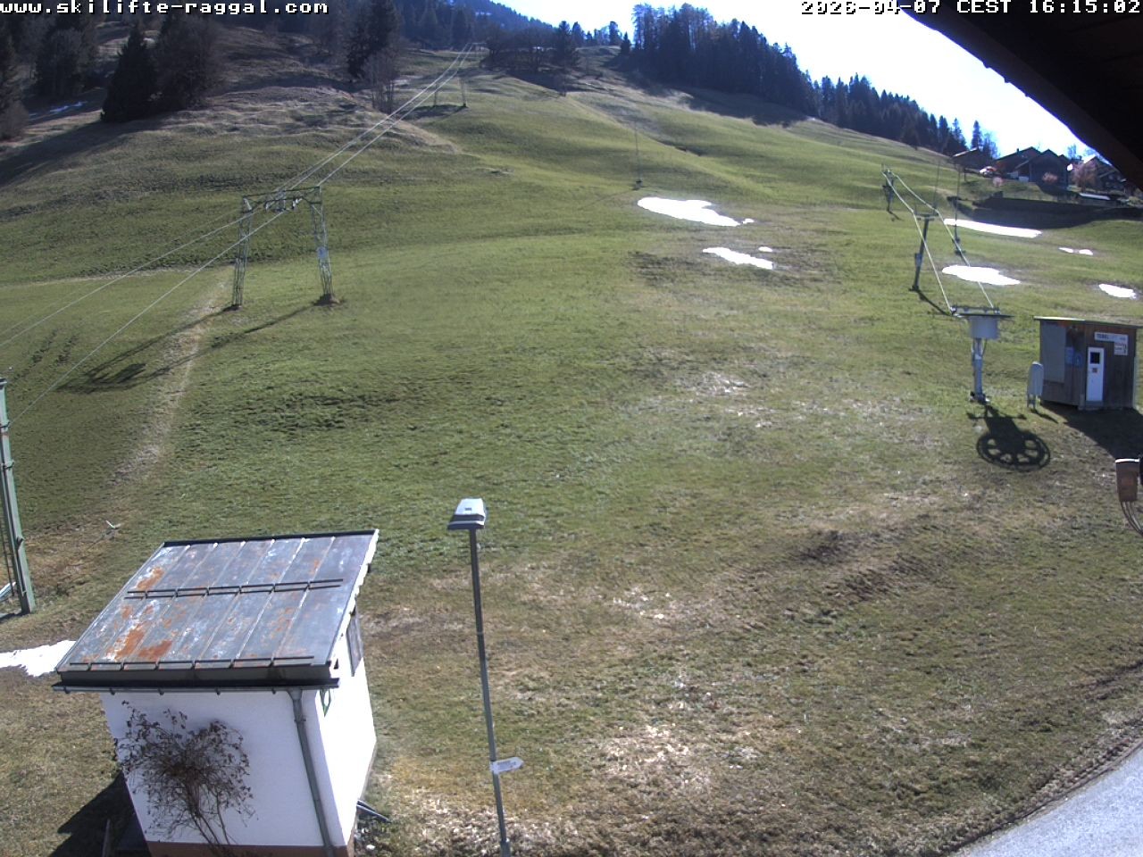 Archiv Foto Webcam Skilifte Raggal Blick auf die Piste