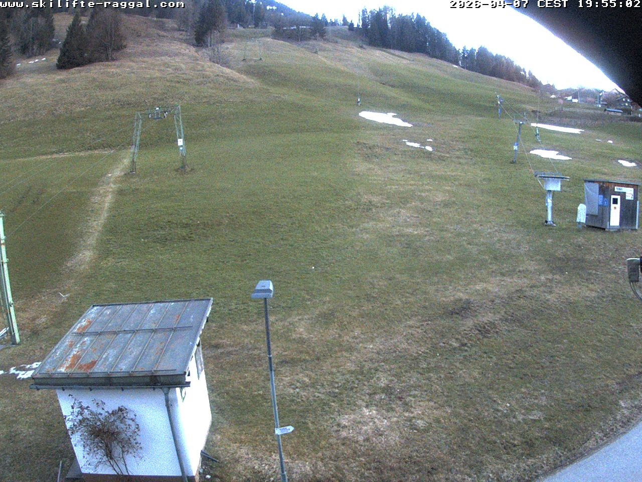 Archiv Foto Webcam Skilifte Raggal Blick auf die Piste